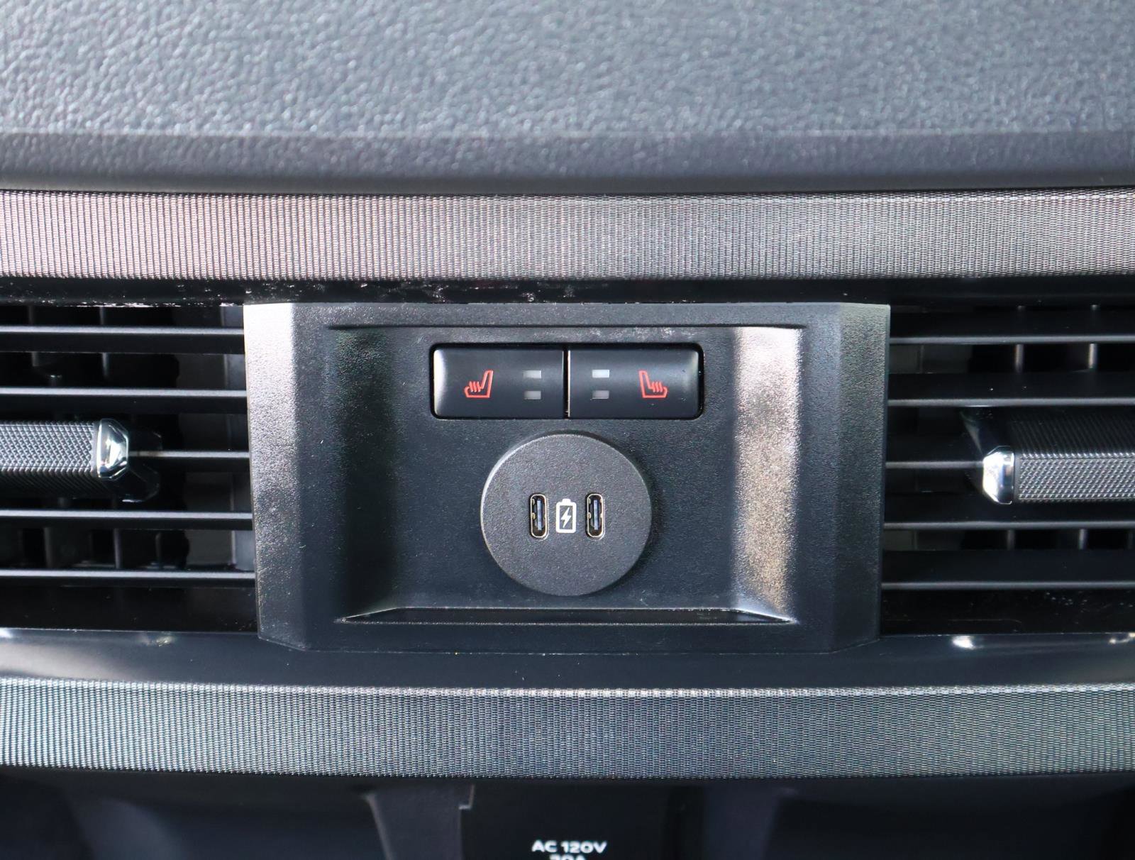 Used 2026 Ford F250 Platinum w/ Tremor Off-Road Package image 18