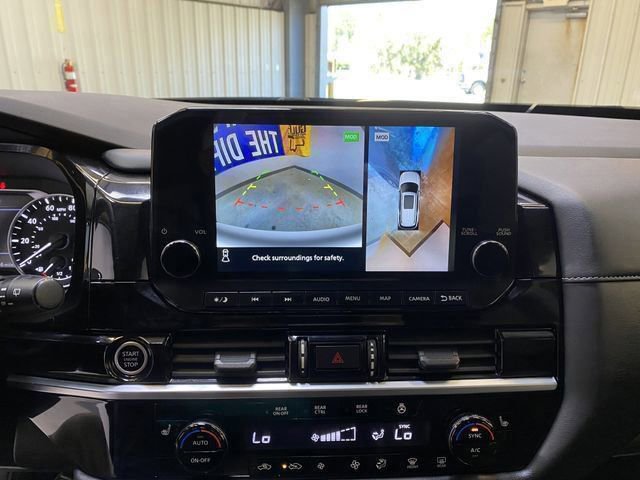 Used 2024 Nissan Pathfinder SL AWD/4WD image 43