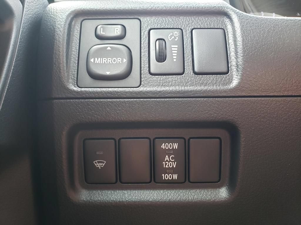 Used 2017 Toyota 4Runner SR5 AWD/4WD image 21