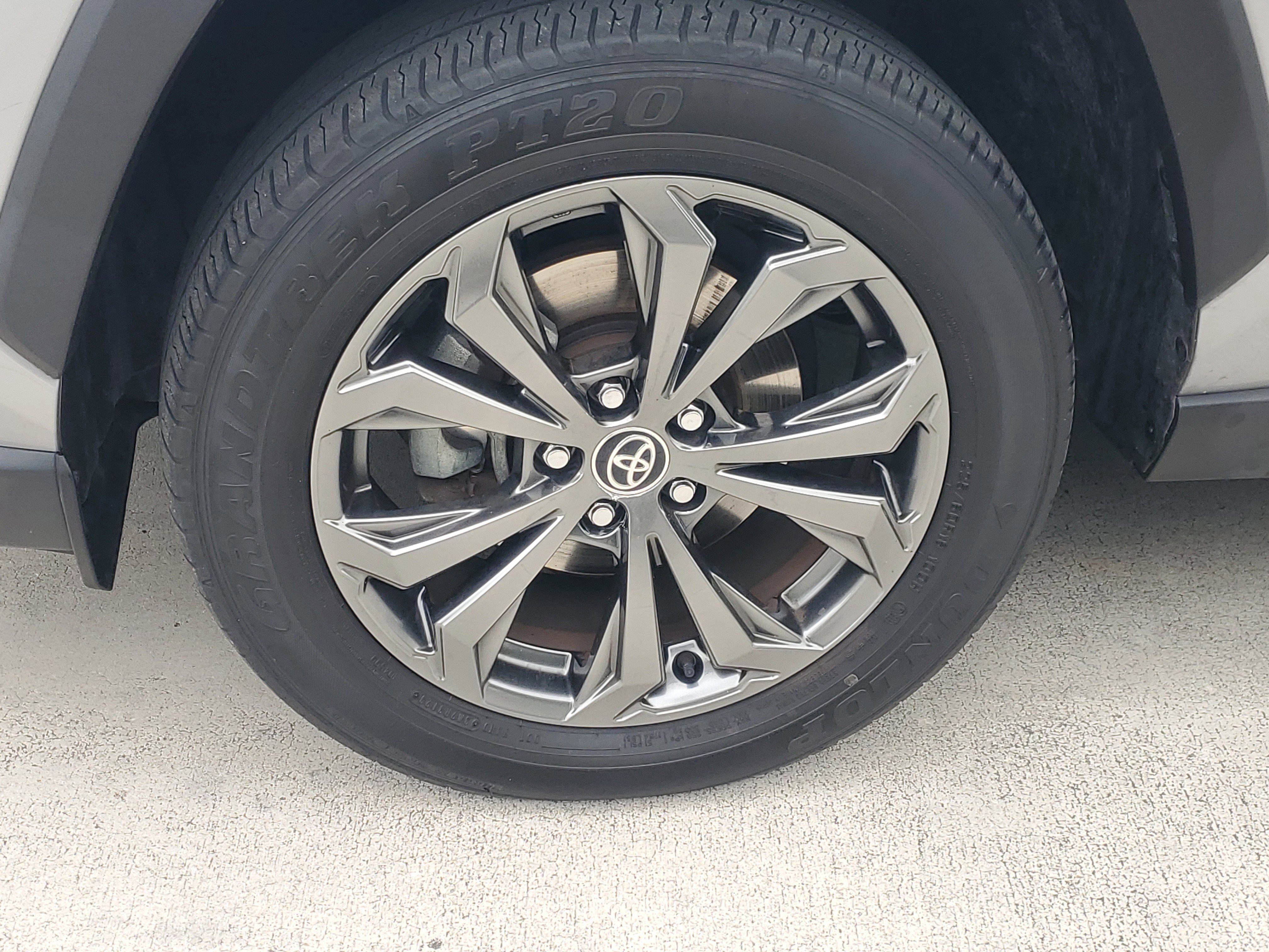 Used 2023 Toyota RAV4 Limited image 4