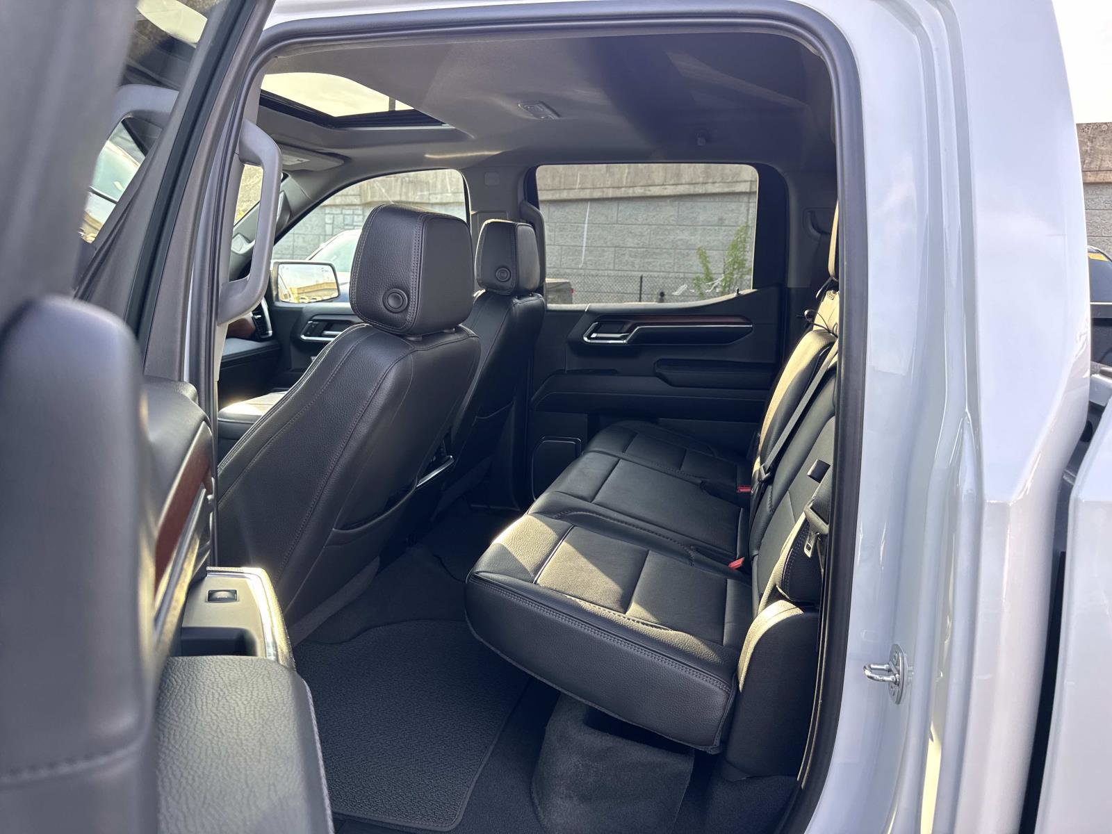 Used 2024 GMC Sierra 1500 Denali w/ Denali Reserve Package AWD/4WD image 22
