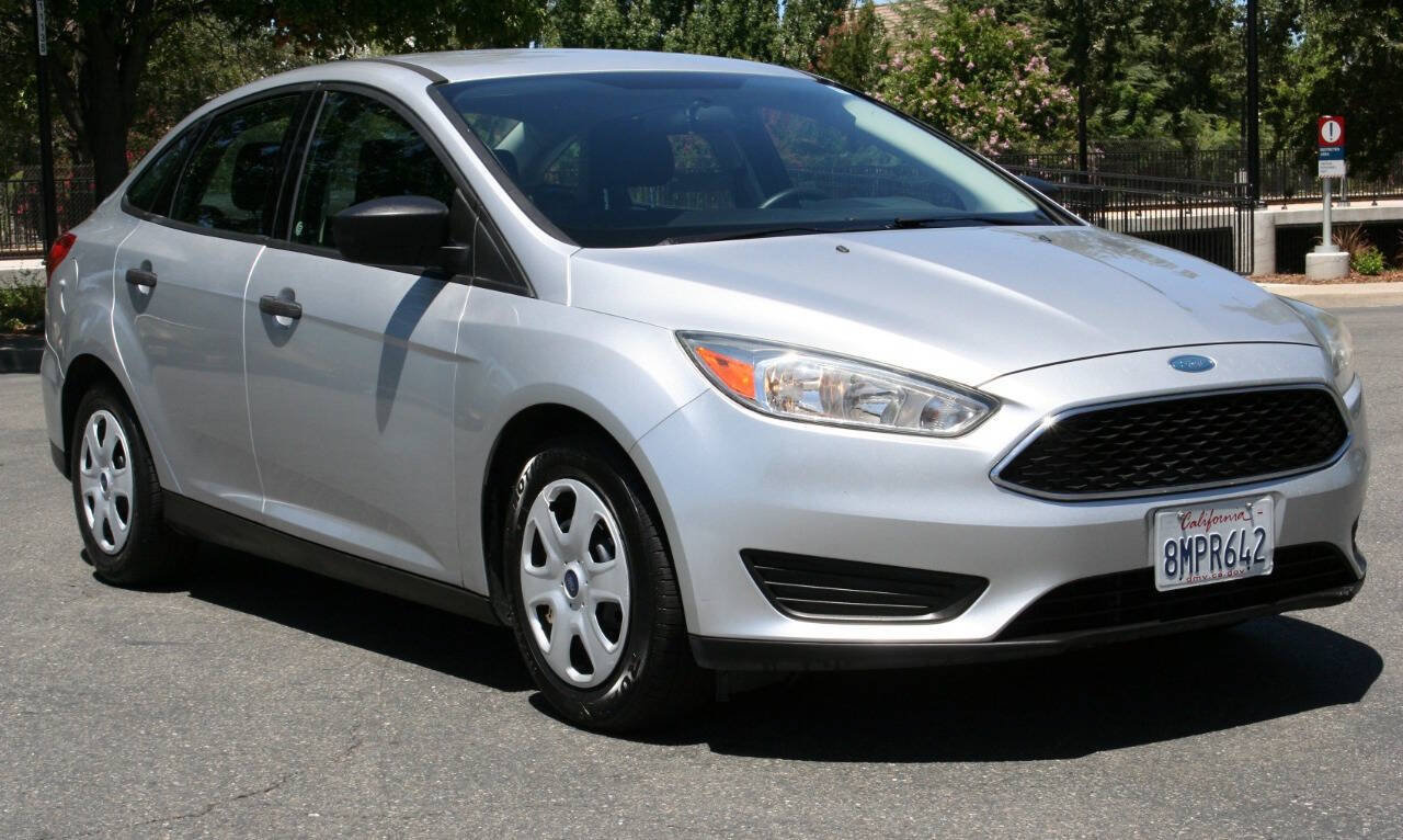 Used 2017 Ford Focus S FWD image 1