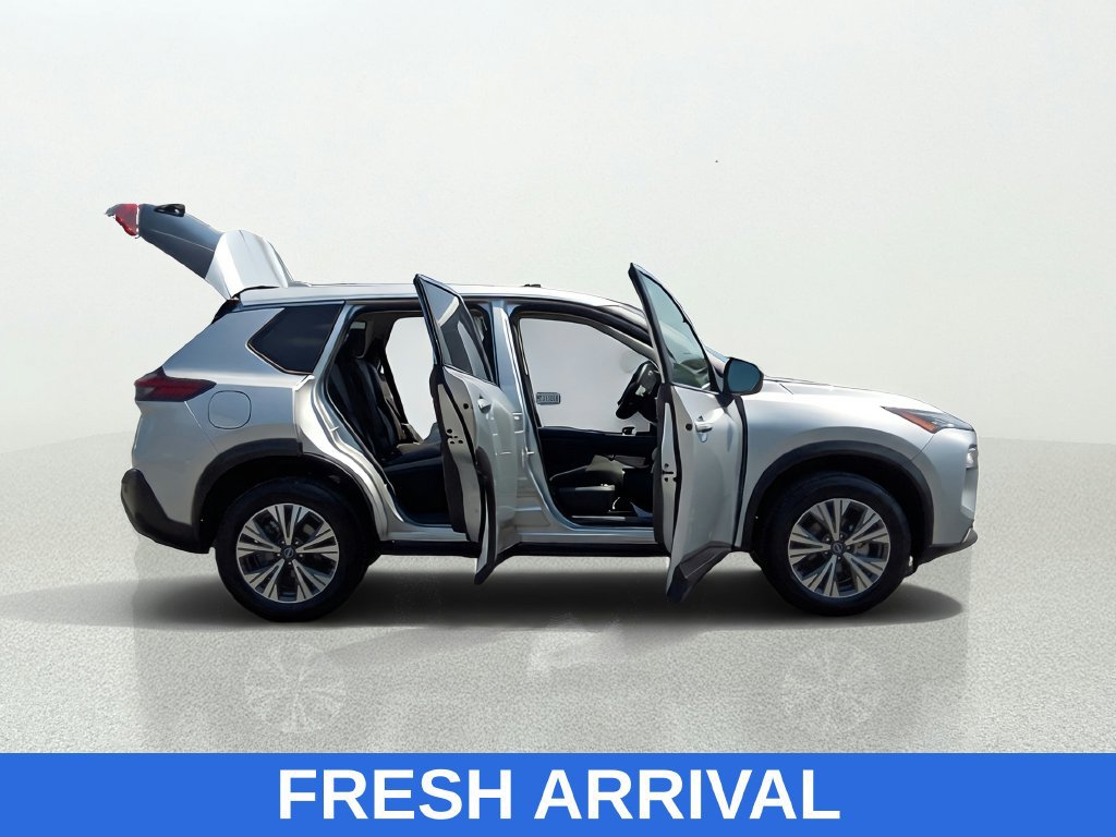 Used 2022 Nissan Rogue SV FWD image 16