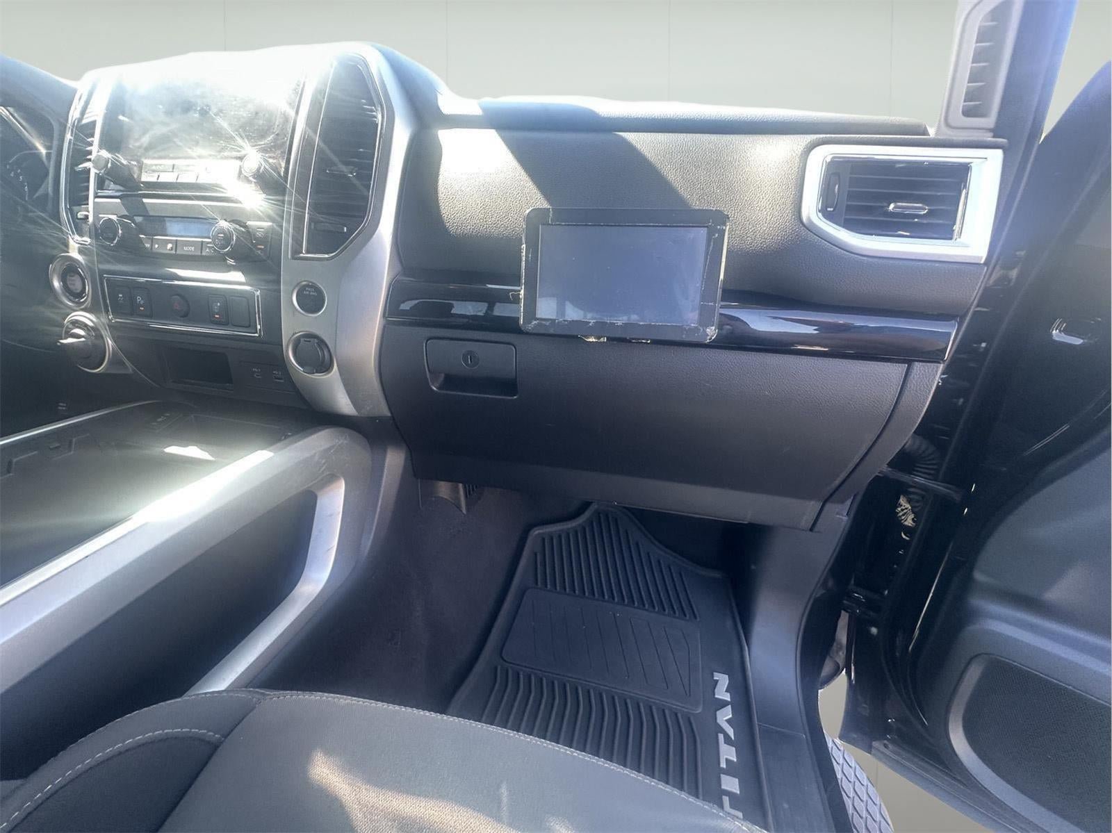 Used 2020 Nissan Titan SV w/ SV Convenience Package AWD/4WD image 40