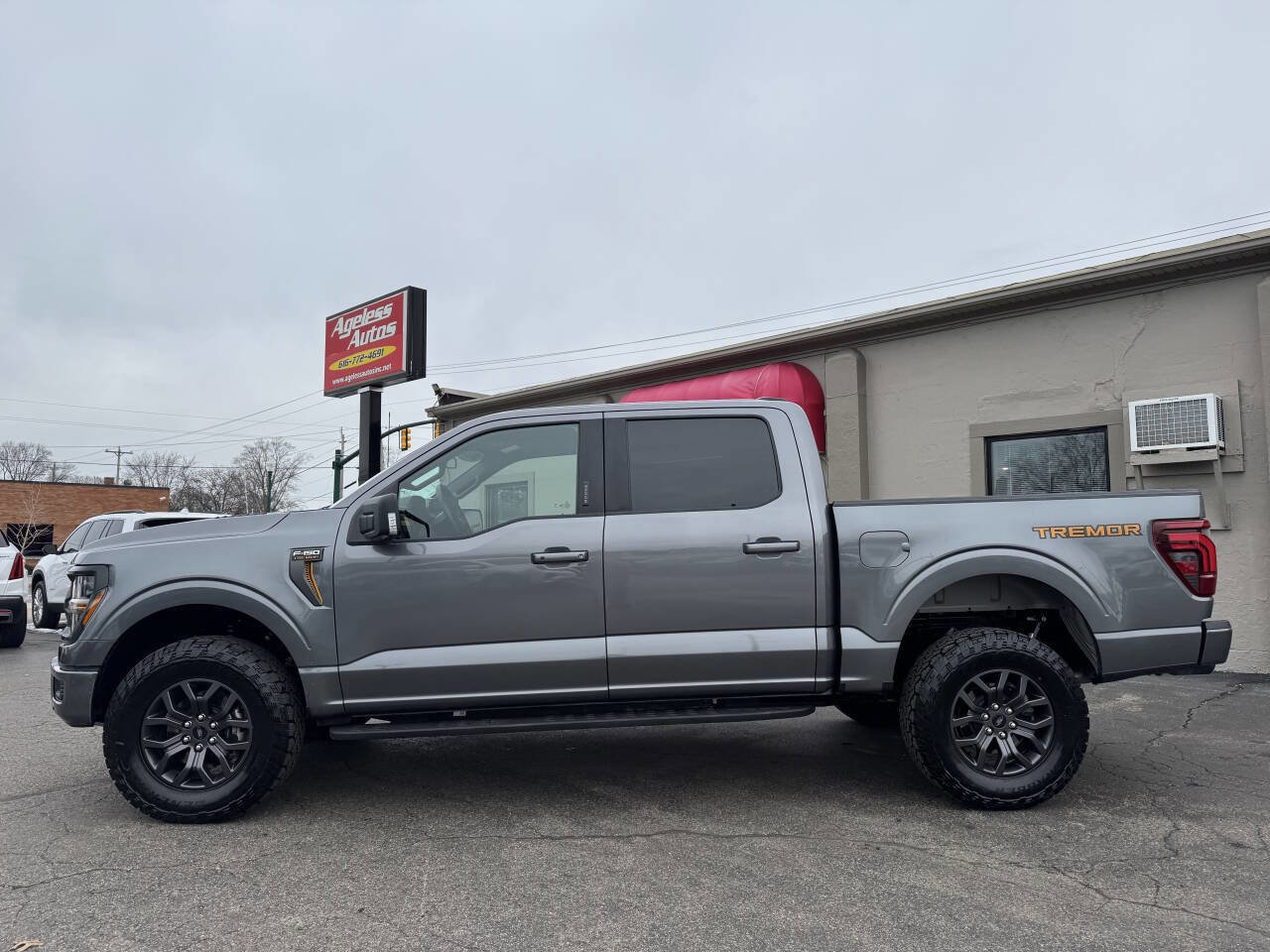 Used 2024 Ford F150 Tremor w/ Tow/Haul Package image 5