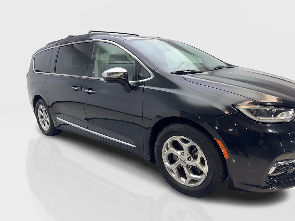 Used 2022 Chrysler Pacifica Limited FWD image 14