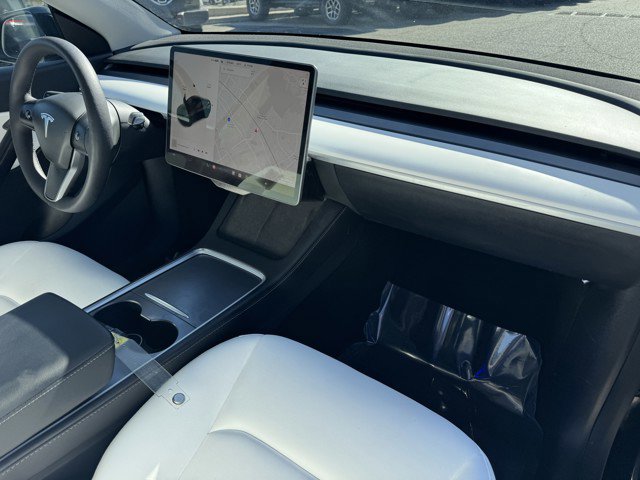 Used 2022 Tesla Model Y Performance image 7