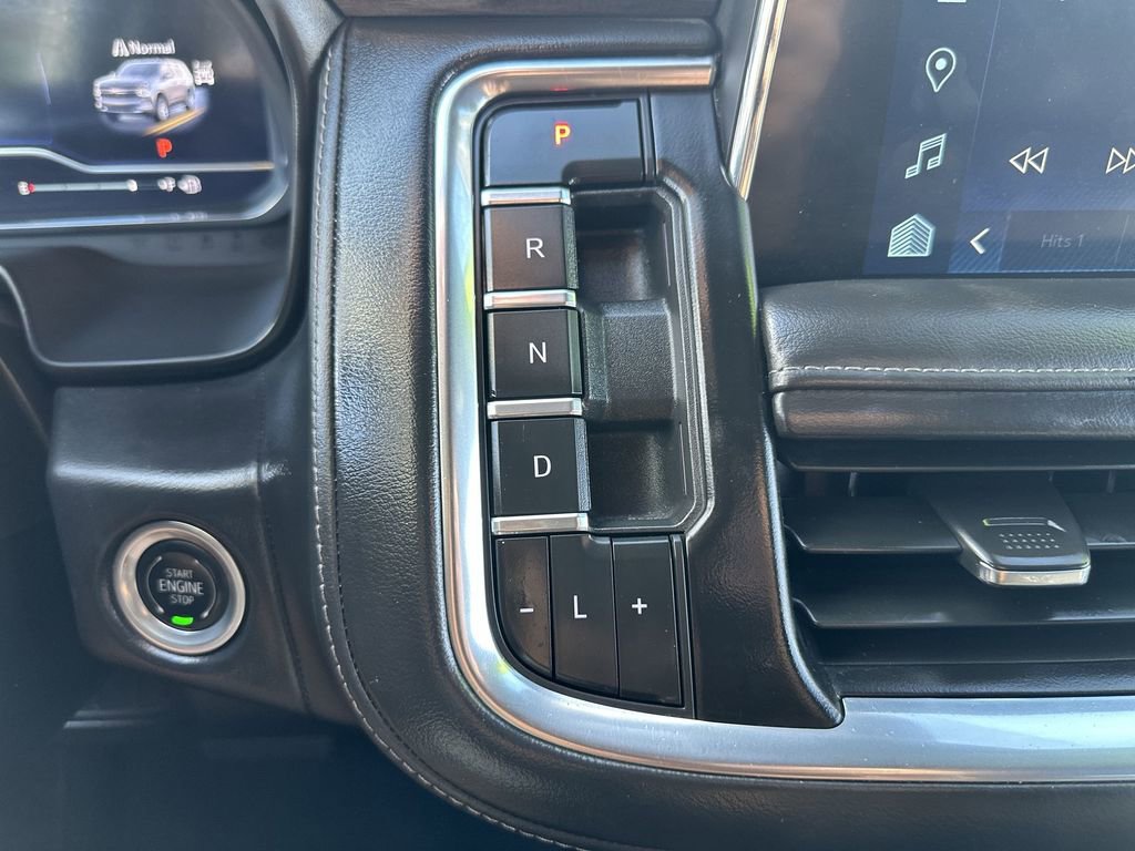 Used 2024 Chevrolet Suburban LT image 28