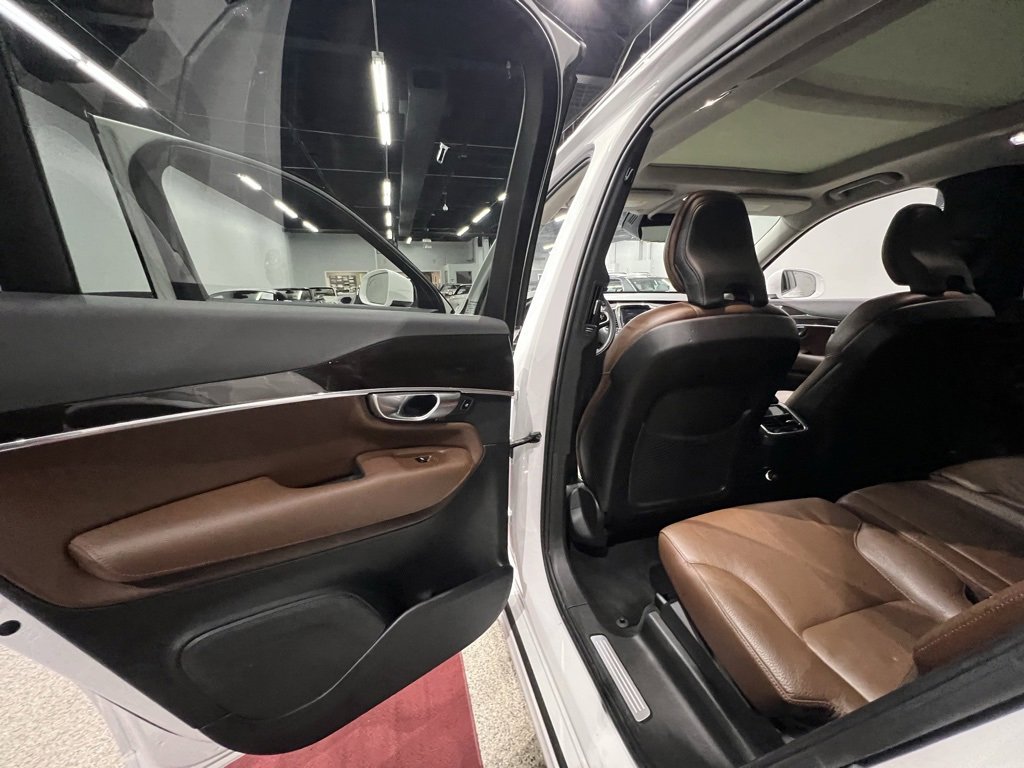 Used 2019 Volvo XC90 T6 Momentum w/ Protection Package image 17