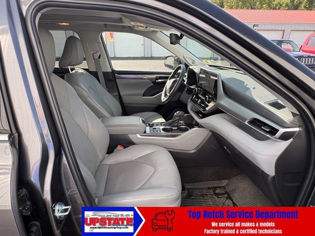 Used 2025 Toyota Highlander Platinum AWD/4WD image 11