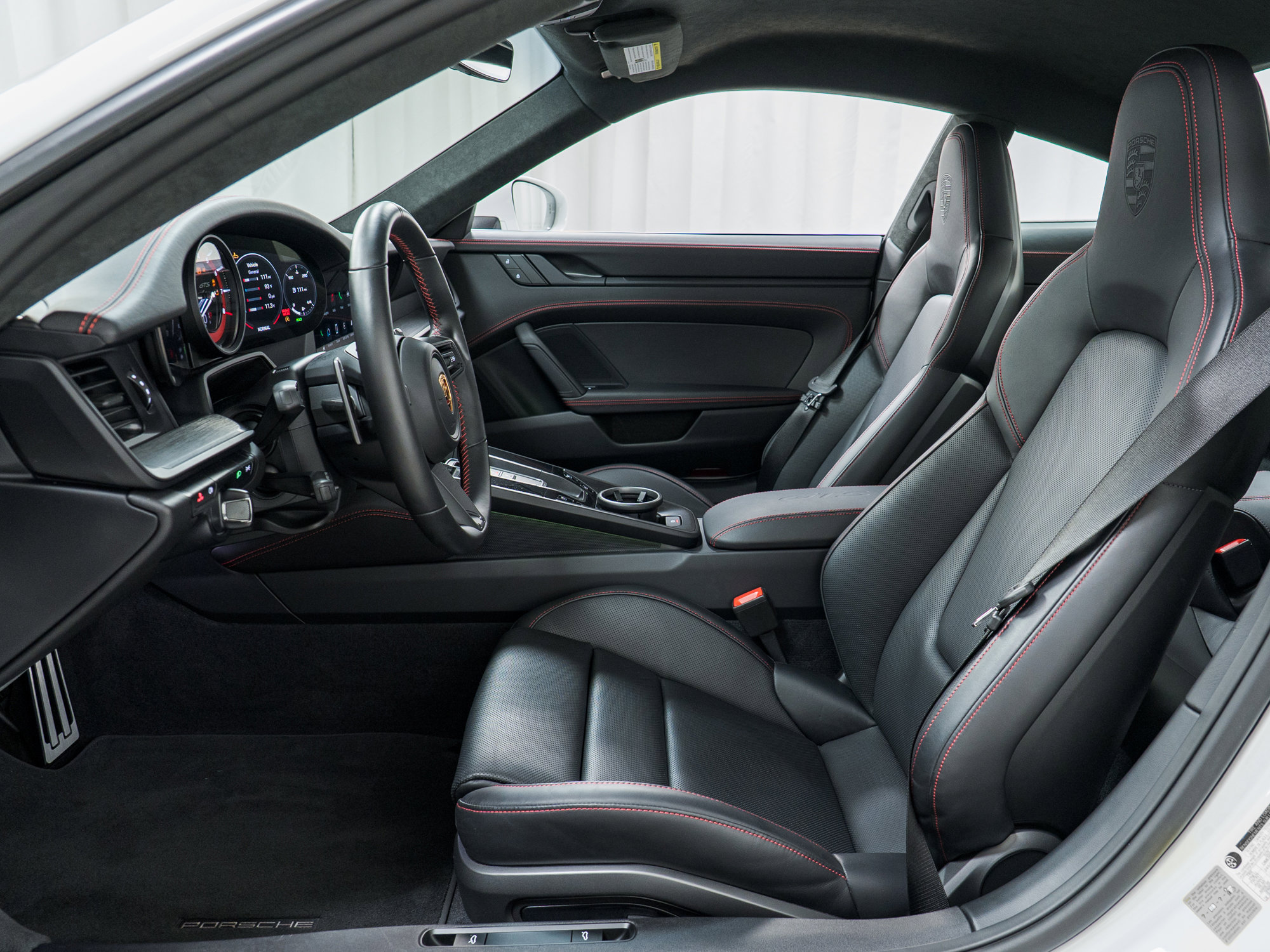 Certified 2024 Porsche 911 Carrera GTS image 17