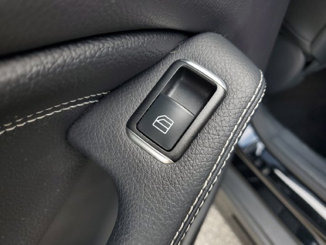 Used 2018 Mercedes-Benz GLA 250 4MATIC image 15