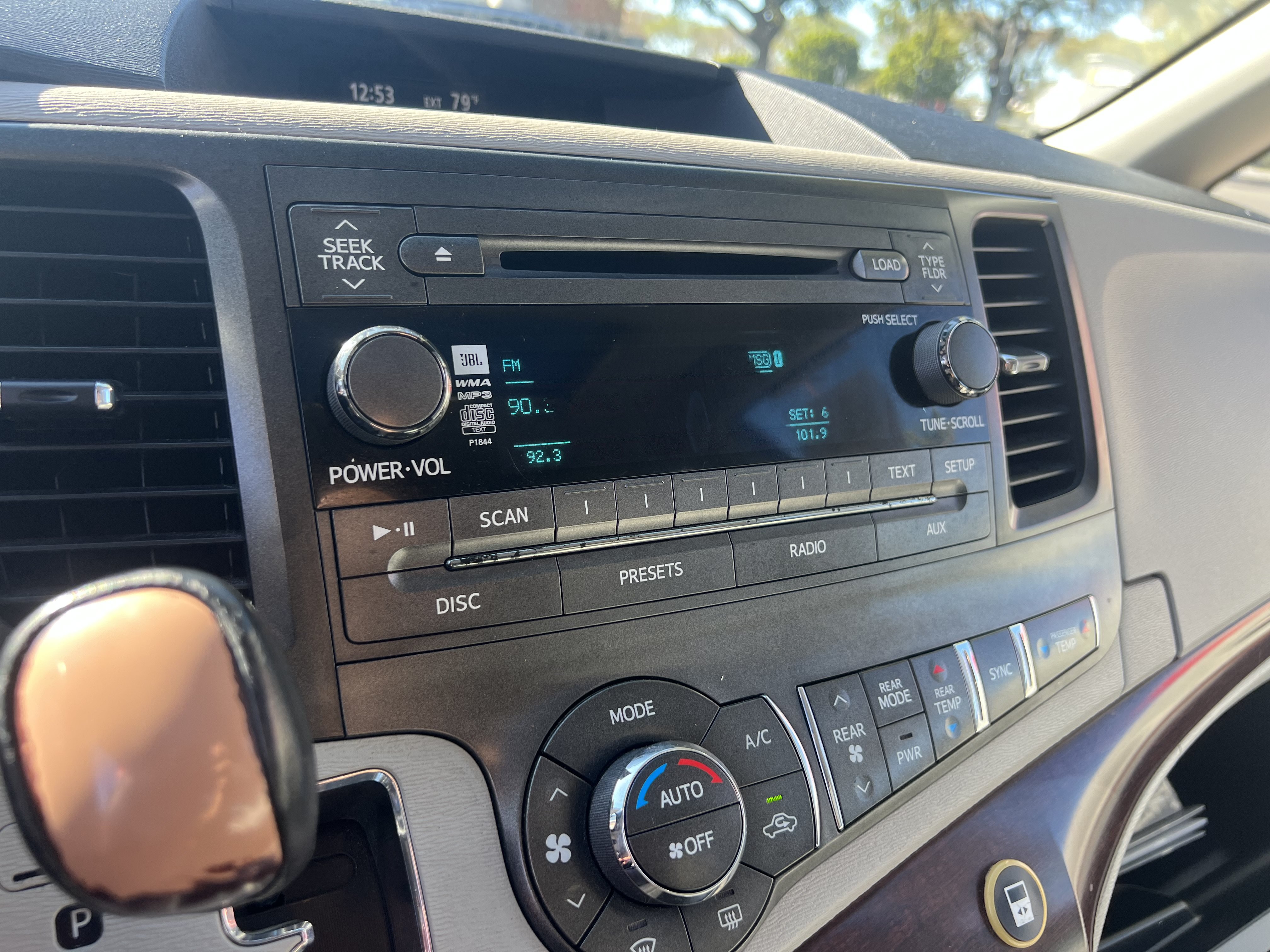 Used 2011 Toyota Sienna XLE FWD image 36
