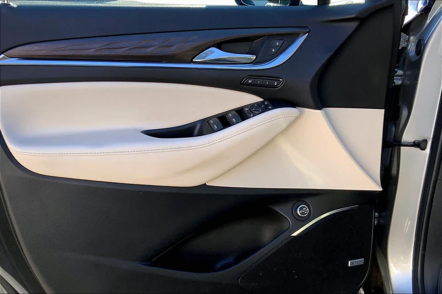 Used 2024 Buick Enclave Avenir w/ Avenir Technology Package FWD image 19
