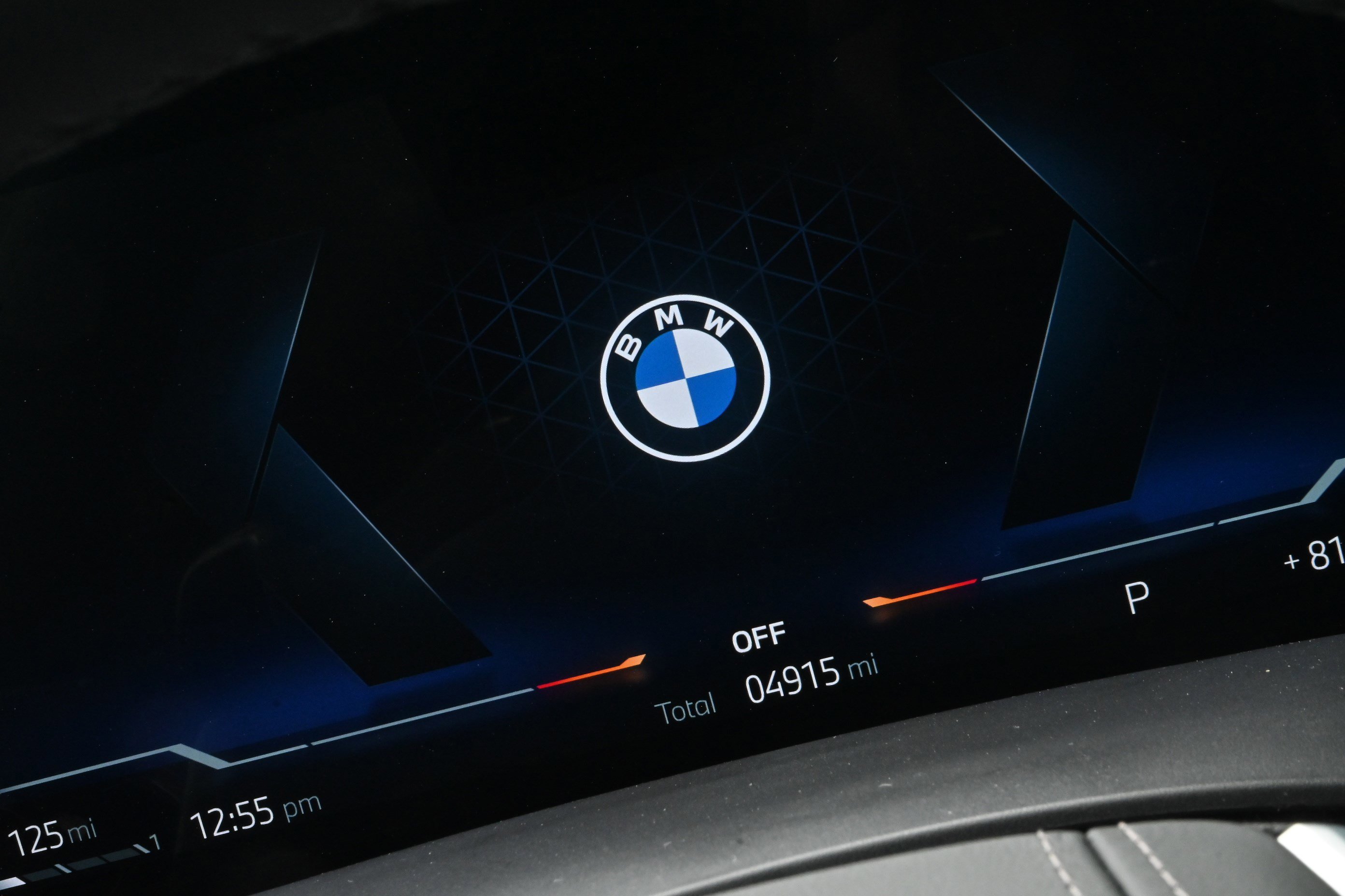 Certified 2025 BMW X7 xDrive40i w/ Executive Package image 37