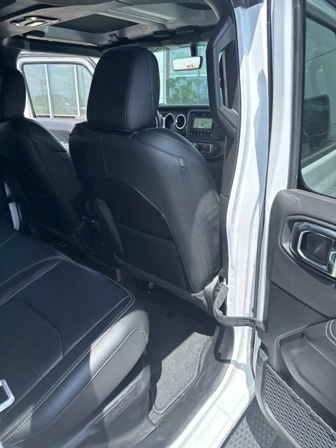 Used 2023 Jeep Wrangler Unlimited Sahara w/ Cold Weather Group AWD/4WD image 7