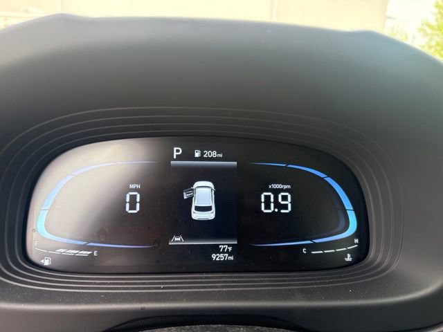 Used 2024 Hyundai Venue Limited FWD image 10
