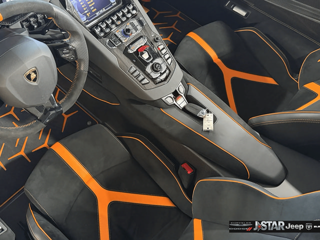 Used 2021 Lamborghini Aventador SVJ AWD/4WD image 15