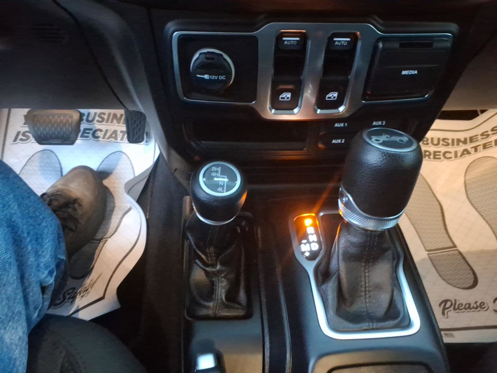 Used 2019 Jeep Wrangler Sport image 12