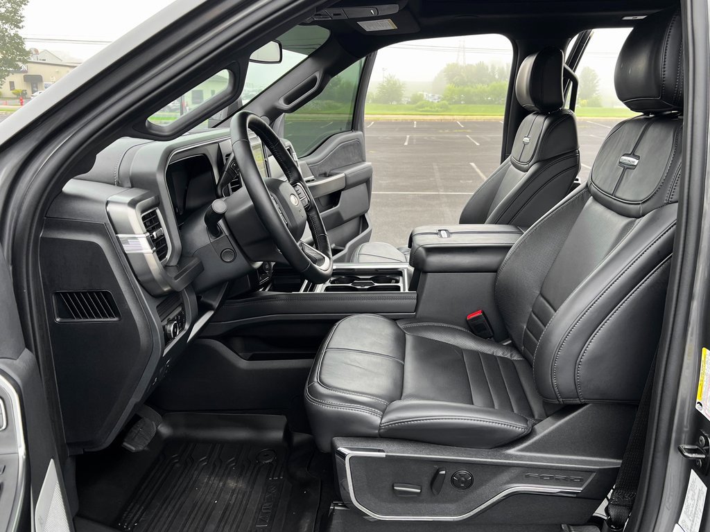 Used 2025 Ford F250 Platinum image 3