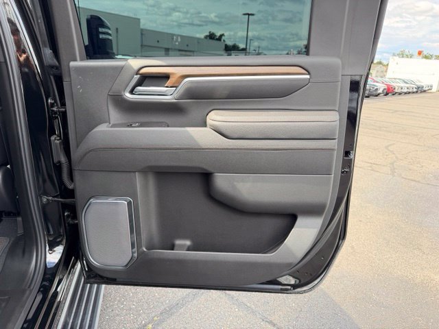 Certified 2026 Chevrolet Silverado 2500 High Country w/ High Country Premium Package AWD/4WD image 16