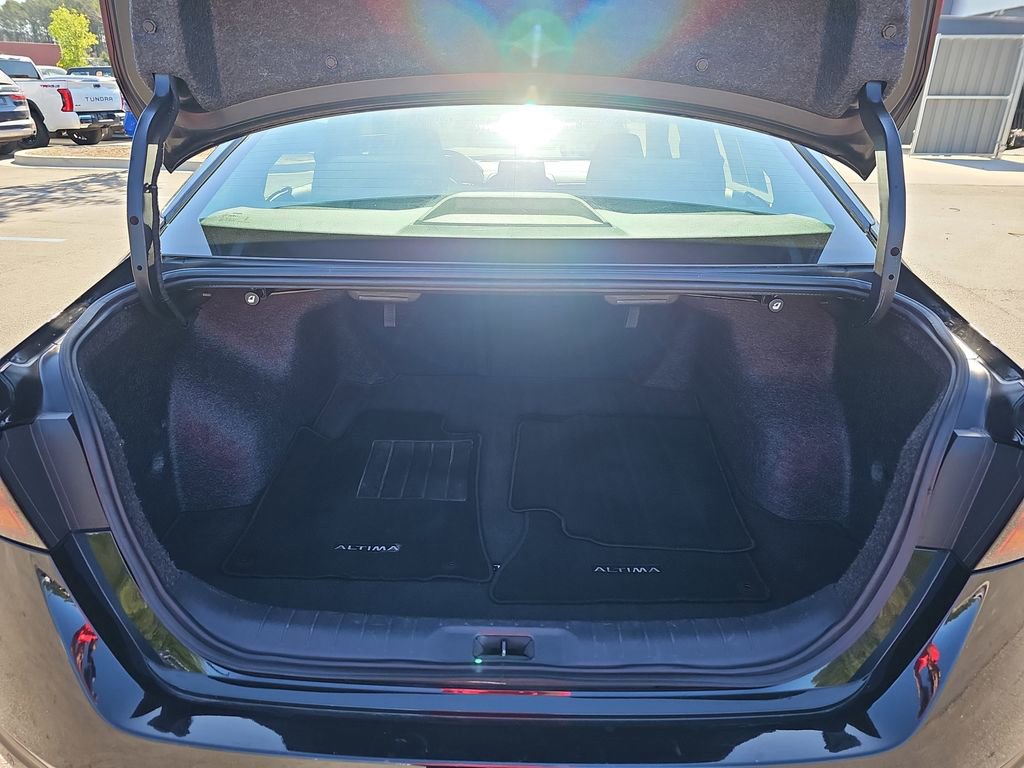 Used 2024 Nissan Altima 2.5 SV image 15