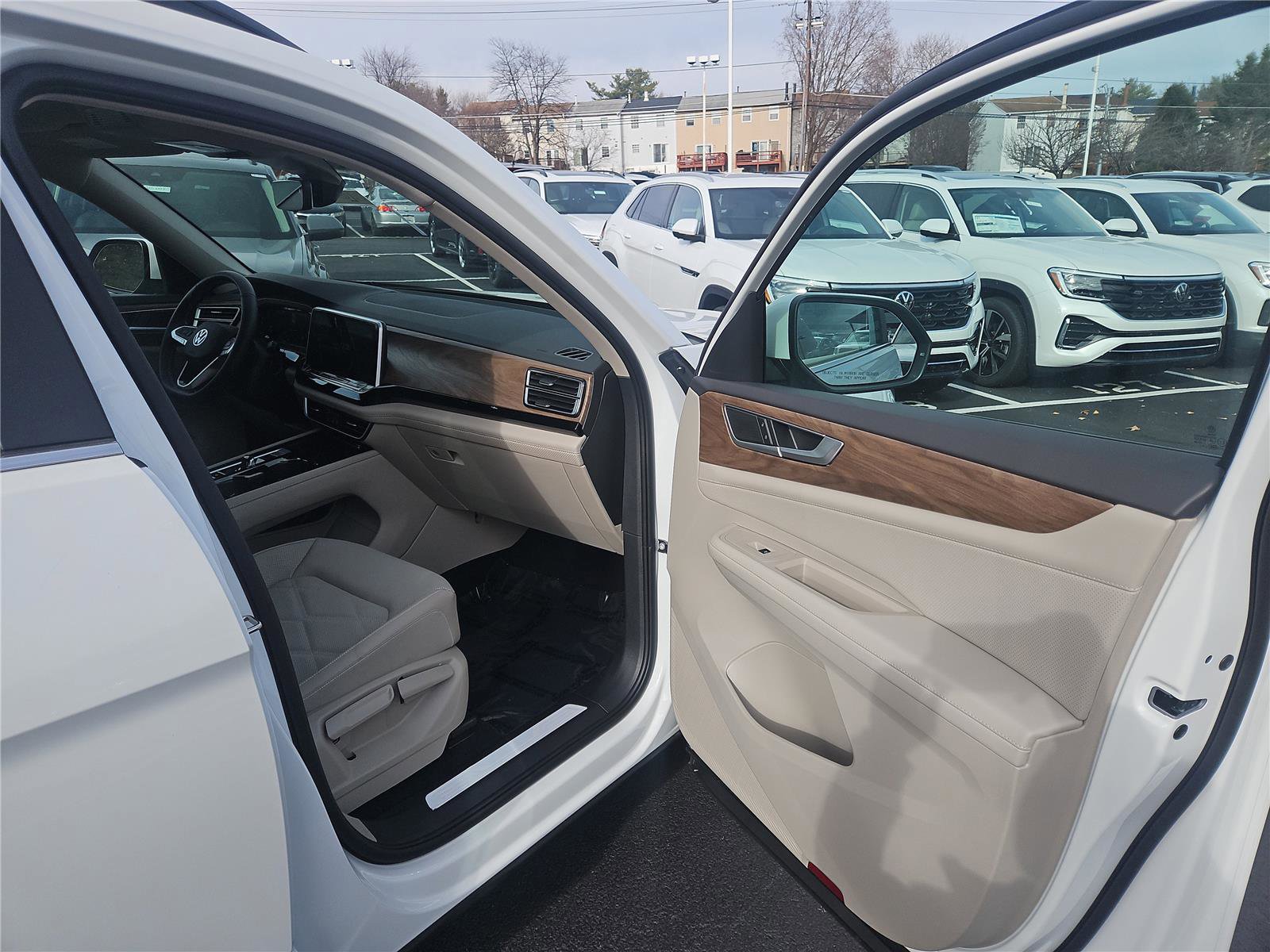 New 2026 Volkswagen Atlas SE image 24