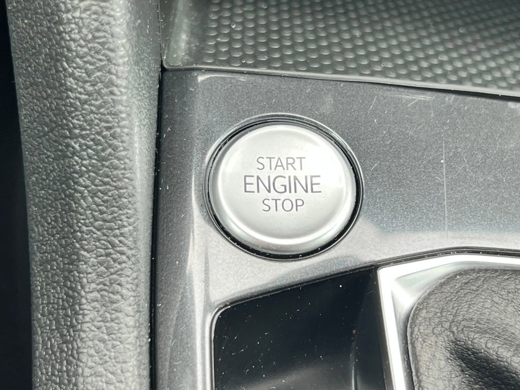 Used 2024 Volkswagen Tiguan Wolfsburg Edition image 25