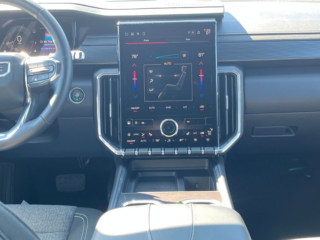 Used 2025 GMC Acadia Elevation image 32