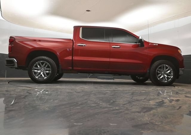 Used 2022 Chevrolet Silverado 1500 LTZ w/ LTZ Premium Package AWD/4WD image 16