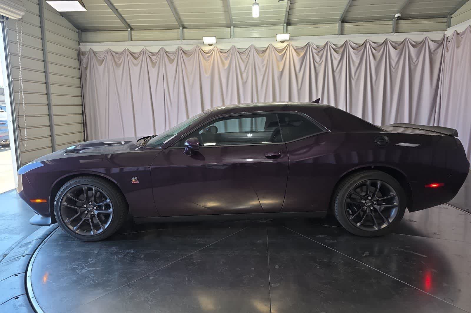 Used 2022 Dodge Challenger R/T Scat Pack RWD image 6