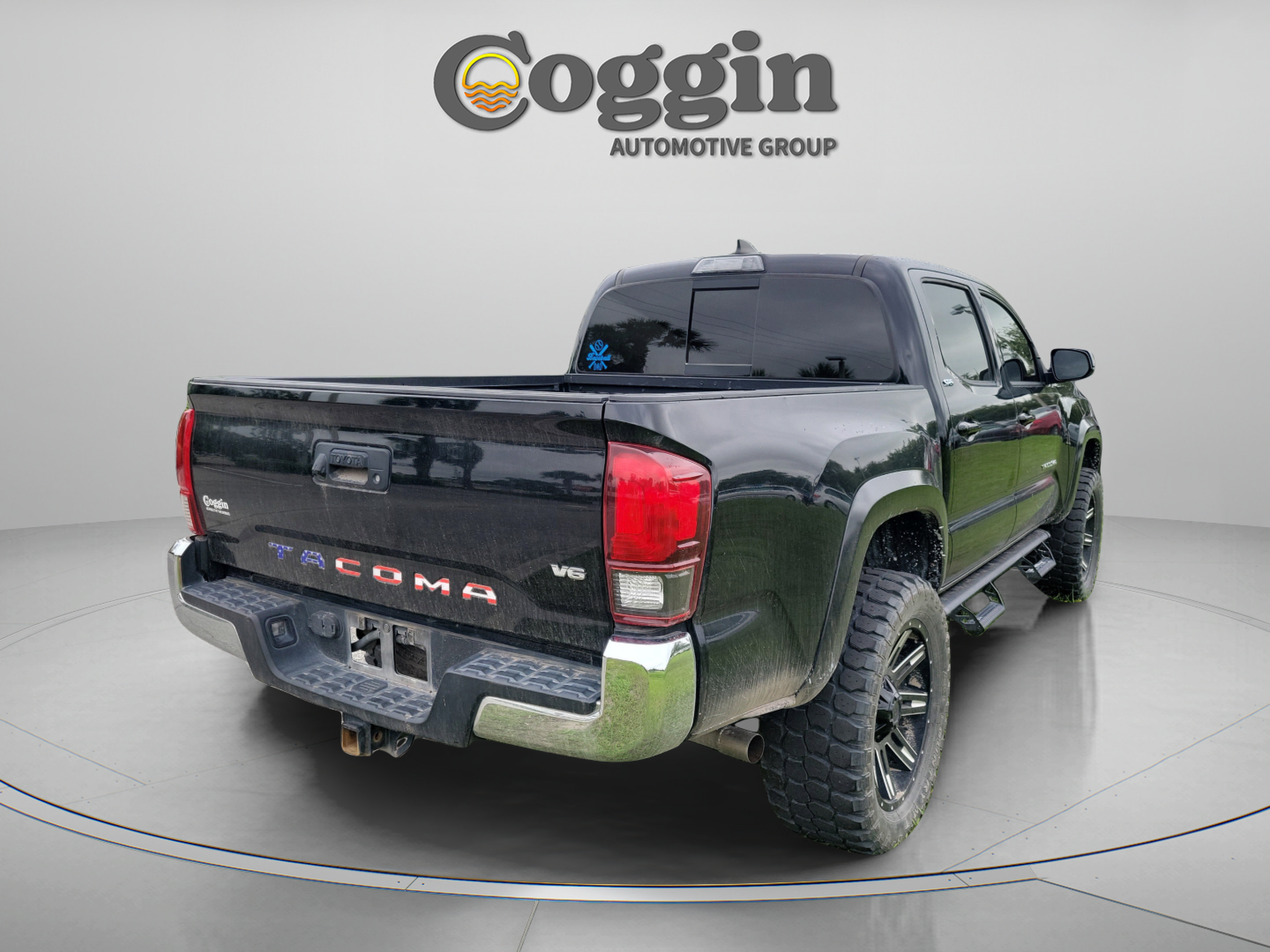 Used 2018 Toyota Tacoma SR5 RWD image 5