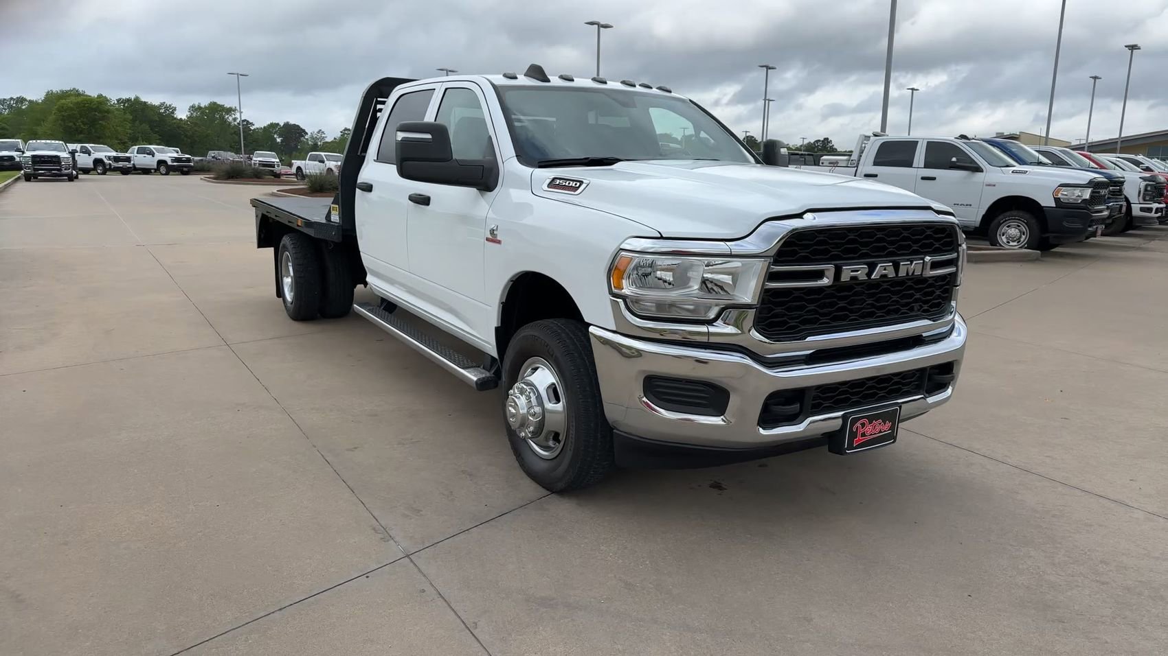 Used 2024 RAM 3500 Tradesman w/ Chrome Appearance Group AWD/4WD image 3