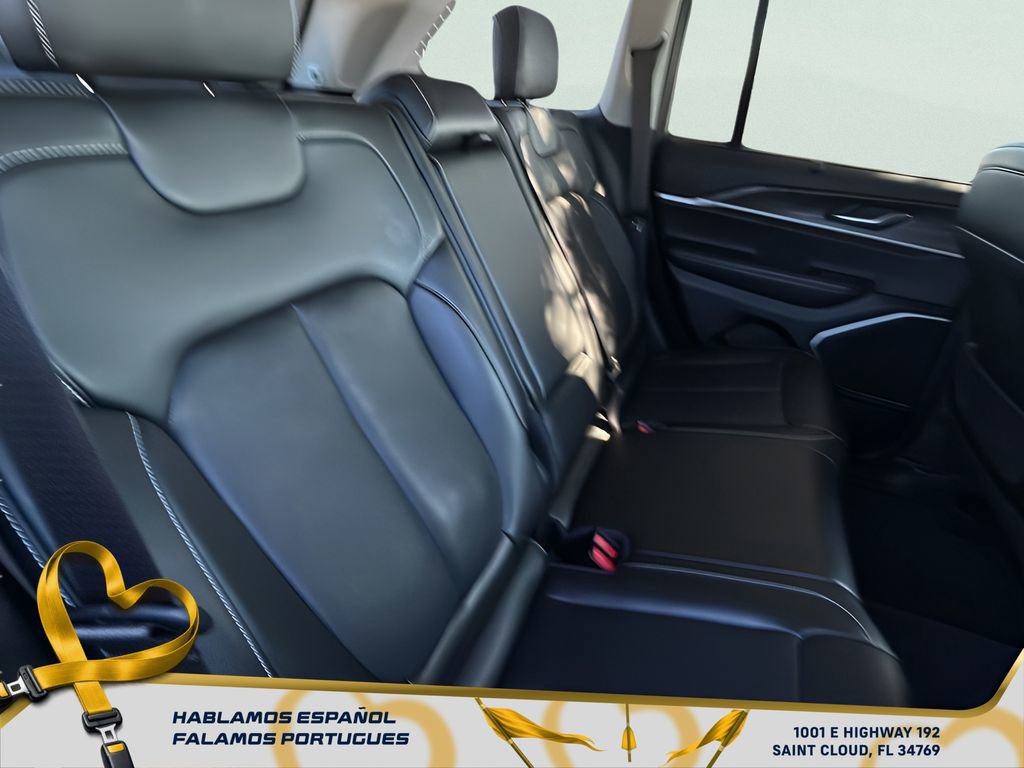 Used 2022 Jeep Grand Cherokee Limited w/ Luxury Tech Group II image 32