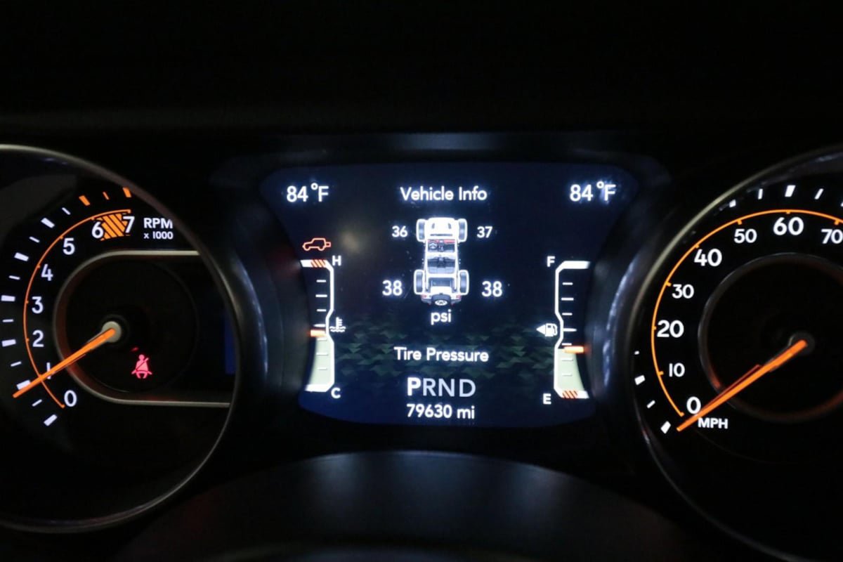 Used 2020 Jeep Wrangler Unlimited Sahara AWD/4WD image 17