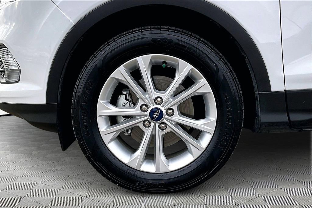 Certified 2019 Ford Escape SE image 9