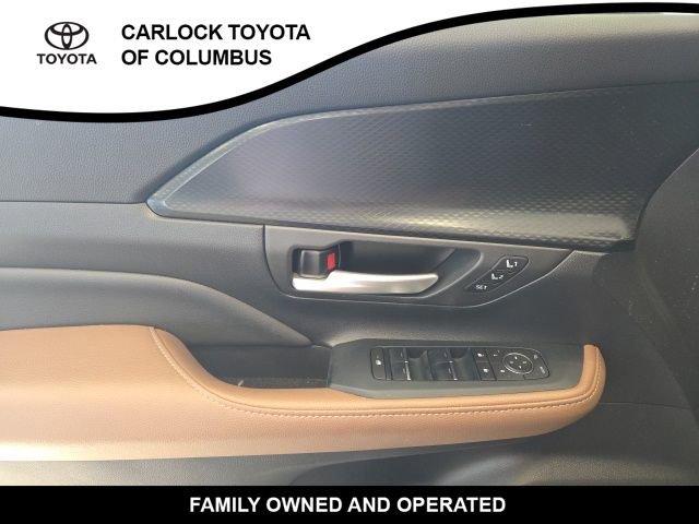 Used 2024 Toyota Grand Highlander AWD Hybrid image 11