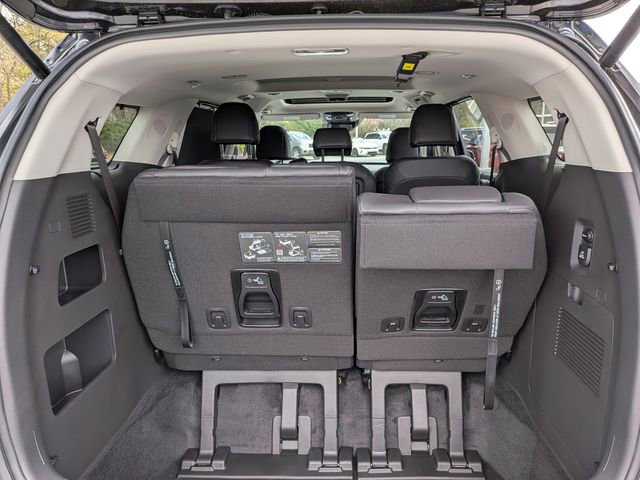 New 2026 Kia Carnival SX w/ SX Dark Edition Package FWD image 24