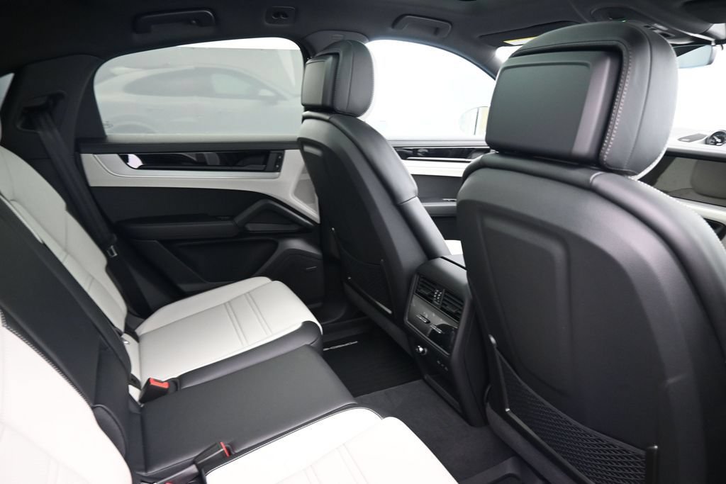 New 2026 Porsche Cayenne S AWD/4WD image 7