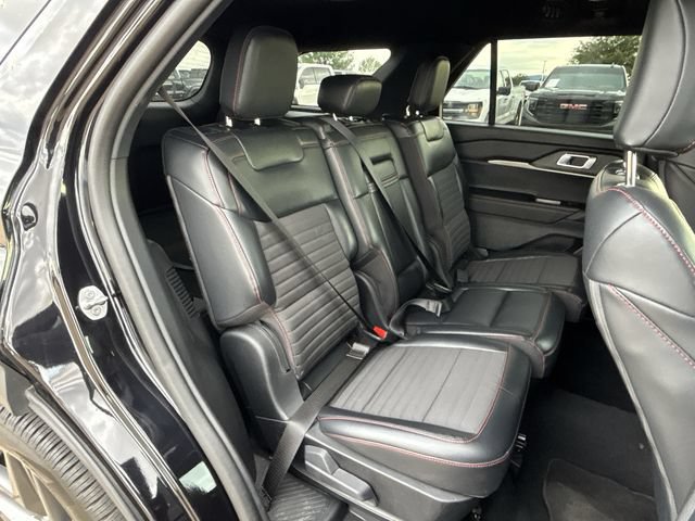 Used 2025 Ford Explorer ST-Line w/ ST-Line Street Pack AWD/4WD image 30