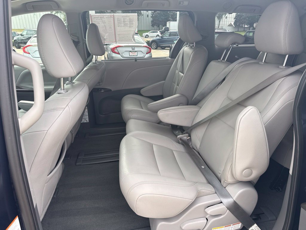 Used 2020 Toyota Sienna XLE FWD image 10