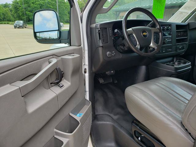 Used 2017 Chevrolet Express 2500 LS RWD image 10