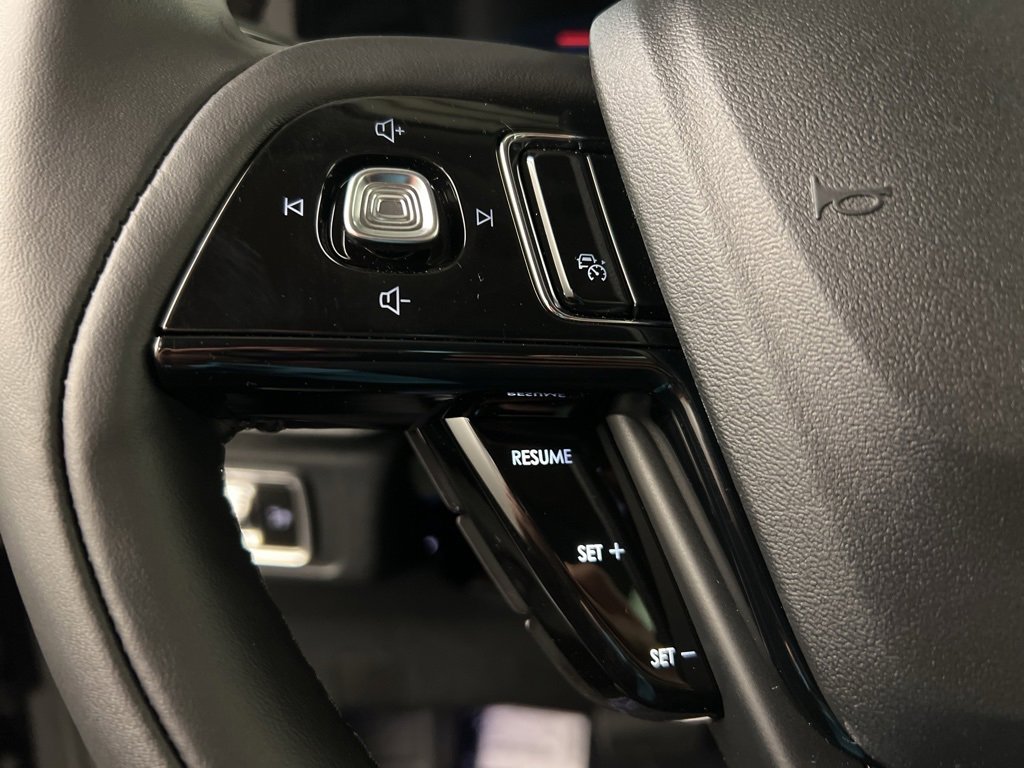 Used 2025 Lincoln Corsair Reserve w/ Jet Appearance Package image 16