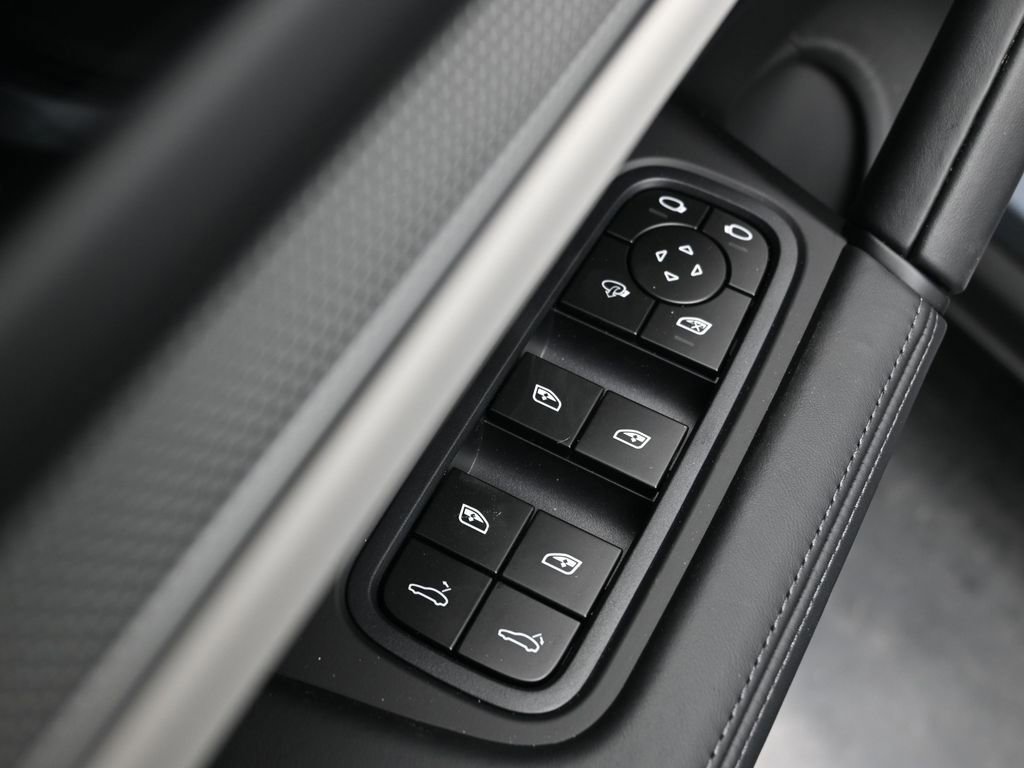 New 2026 Porsche Cayenne Coupe image 9