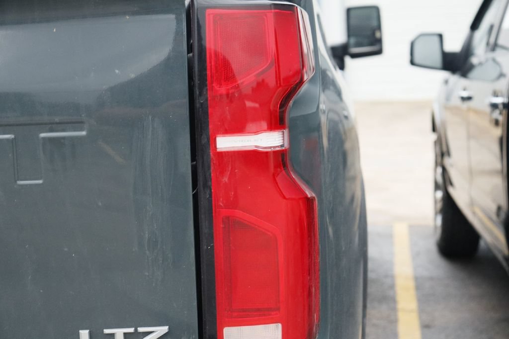 Used 2026 Chevrolet Silverado 3500 LTZ w/ LTZ Convenience Package AWD/4WD image 8