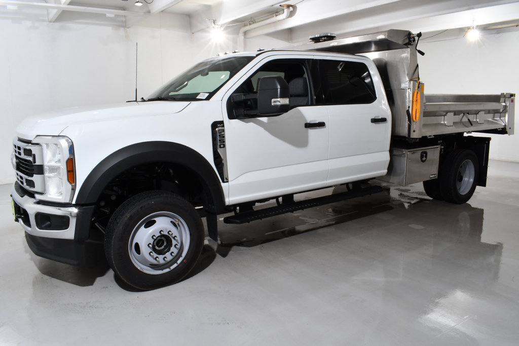 New 2025 Ford F550 4x4 Crew Cab Super Duty w/ XLT Value Package image 2