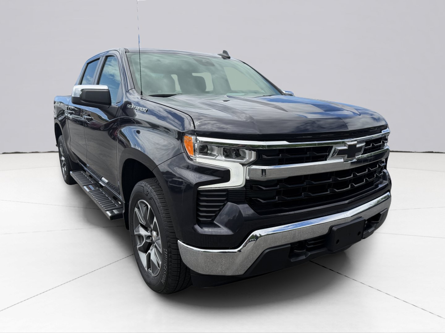 Used 2023 Chevrolet Silverado 1500 LT AWD/4WD image 8