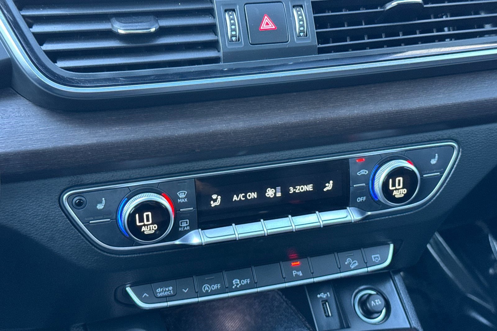 Used 2022 Audi Q5 2.0T Premium w/ Convenience Package image 18