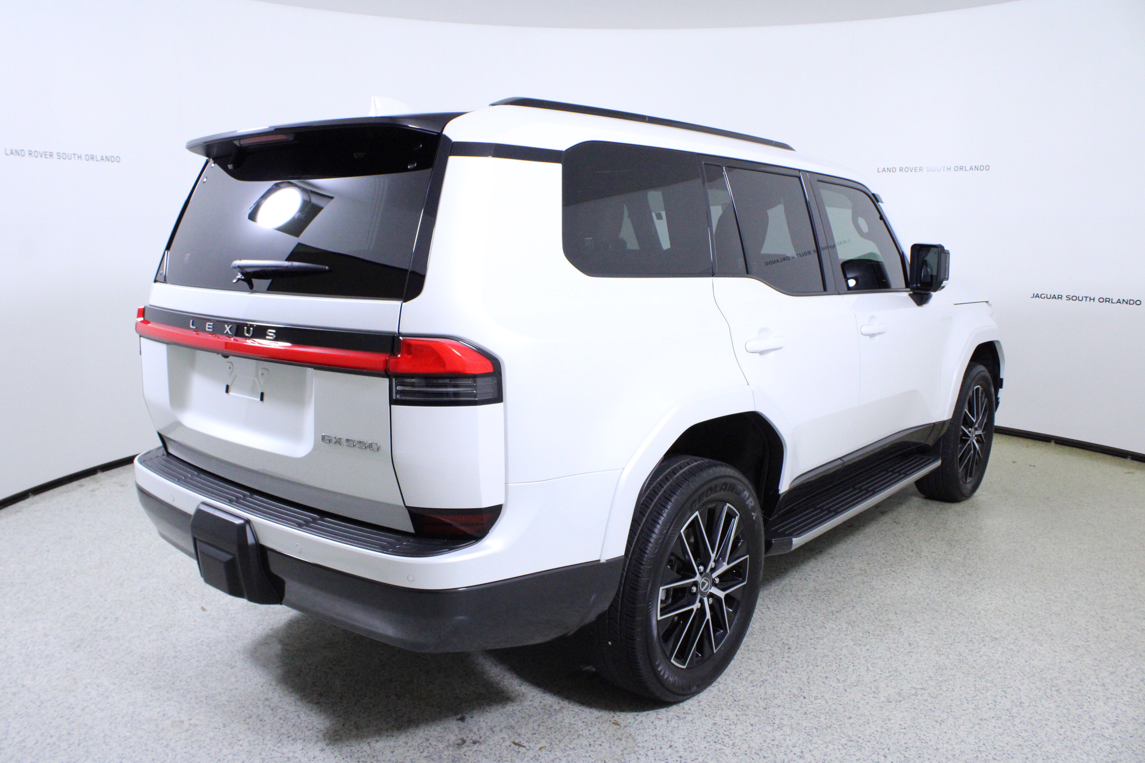 Used 2024 Lexus GX 550 w/ Accessory Package (Z1) AWD/4WD image 7
