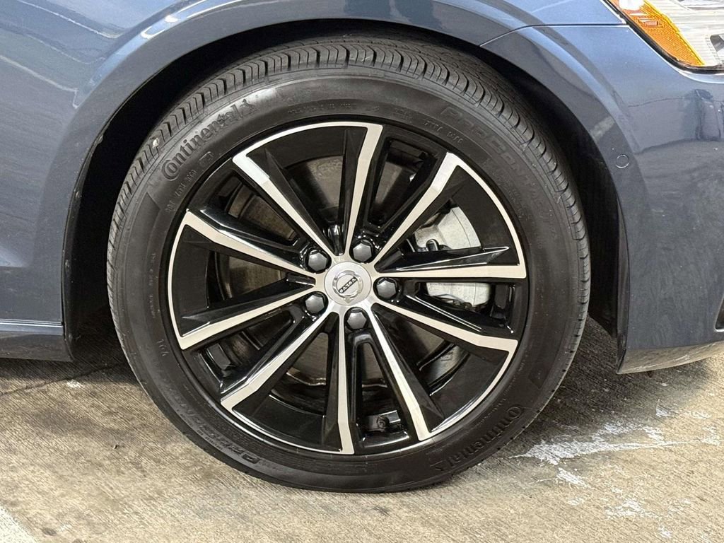 Used 2025 Volvo S60 T8 Plus image 13